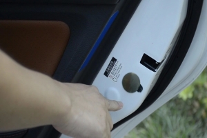 讓出行更安全  萬(wàn)順叫車(chē)開(kāi)啟車(chē)門(mén)“改裝大戰(zhàn)”