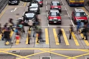 車輛右轉(zhuǎn)彎時不注意這些！兩本駕照都不夠扣，老司機都會犯錯！