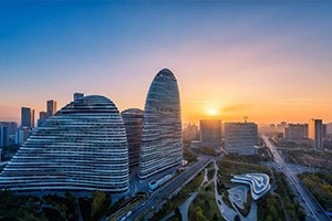 今天，致敬改革開放，致敬我們共同奮斗的四十年