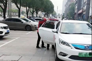 從自主創(chuàng)業(yè)到萬順叫車司機共創(chuàng)人，換個舞臺堅持優(yōu)秀